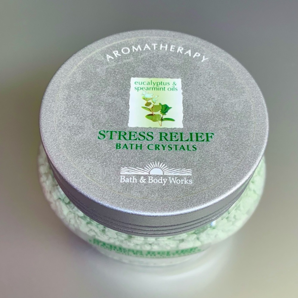Bath & Body Works Eucalyptus and Spearmint Foaming Bath Crystals ~ 7 Oz.